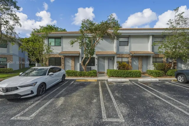 3-bedroom home at 9853 Riverside Drive #824, Coral Springs
