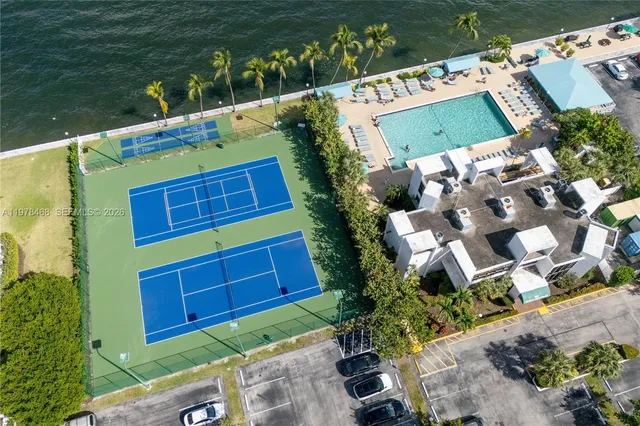 2-bedroom home at 1000 Parkview Drive #115, Hallandale Beach