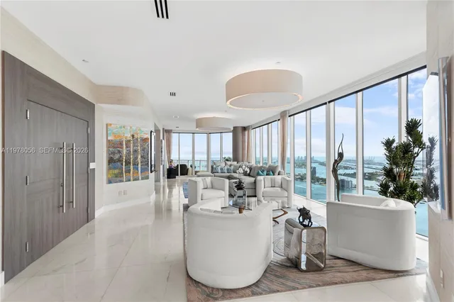4-bedroom home at 2020 N Bayshore Drive #PH 4702, Miami