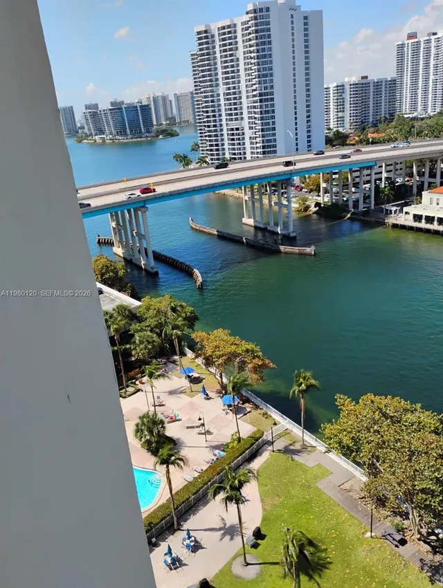 1-bedroom home at 19390 Collins Avenue #1619, Sunny Isles Beach