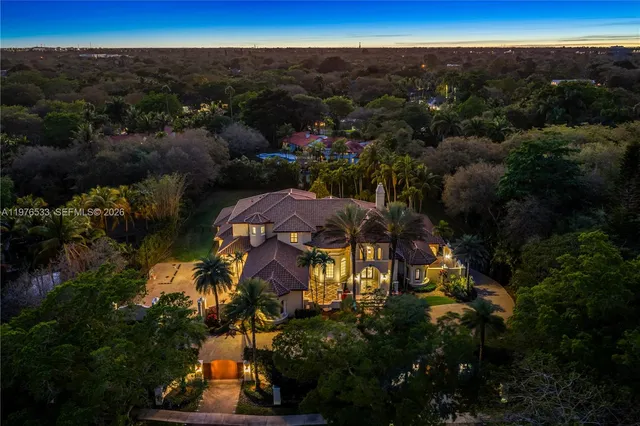 7-bedroom home at 11400 SW 67th Avenue, Pinecrest
