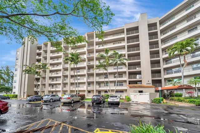 2-bedroom home at 3940 Inverrary Boulevard #303A, Lauderhill