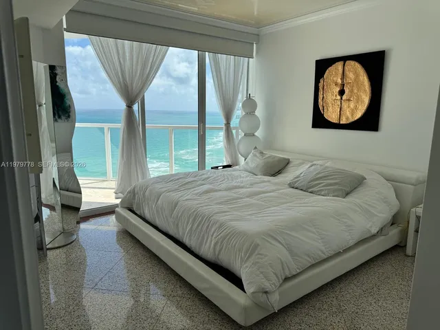 1-bedroom home at 16699 Collins Avenue #2710, Sunny Isles Beach