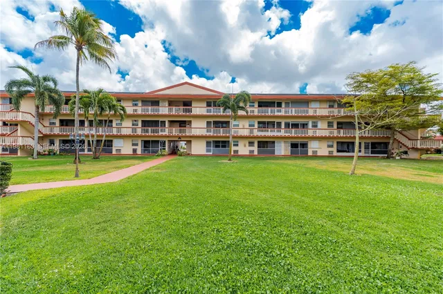 1-bedroom home at 5300 Washington Street #A137, Hollywood