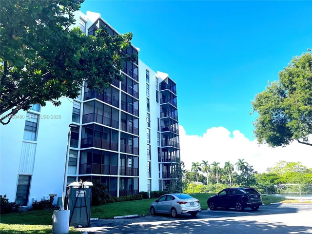 1-bedroom home at 3475 N Country Club Drive #716, Aventura