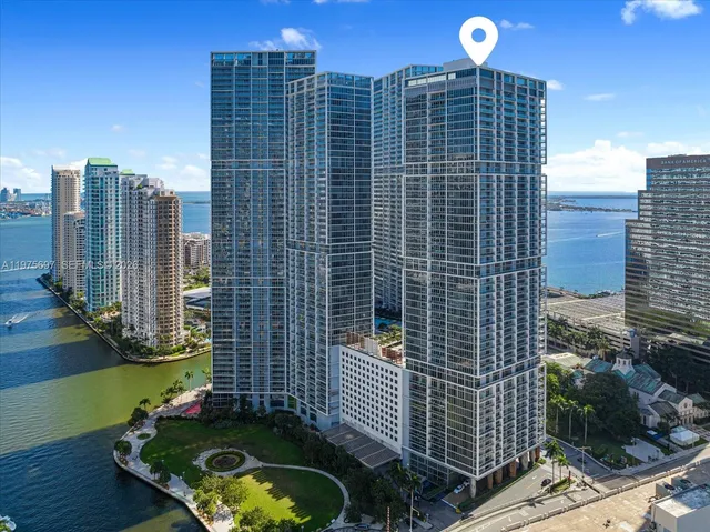 1-bedroom home at 485 Brickell Avenue #1807, Miami