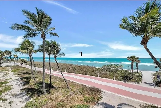 1-bedroom home at 5401 Collins Avenue #411, Miami Beach
