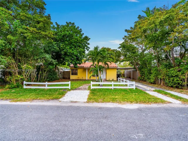 2-bedroom home at 1125 NE 10th Avenue, Fort Lauderdale