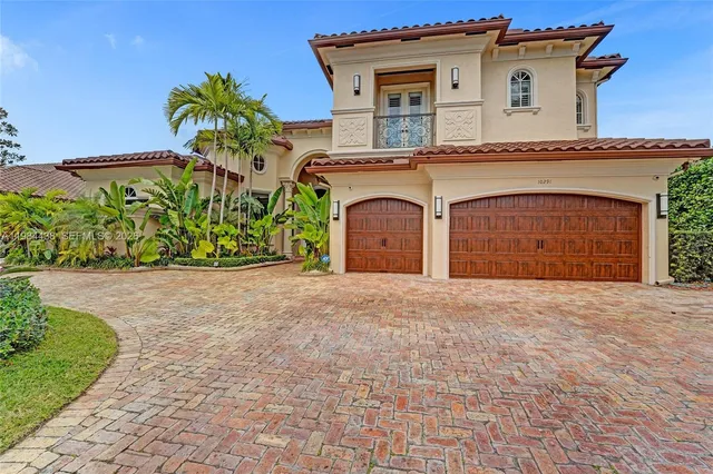 5-bedroom home at 10291 Sweet Bay Street, Plantation