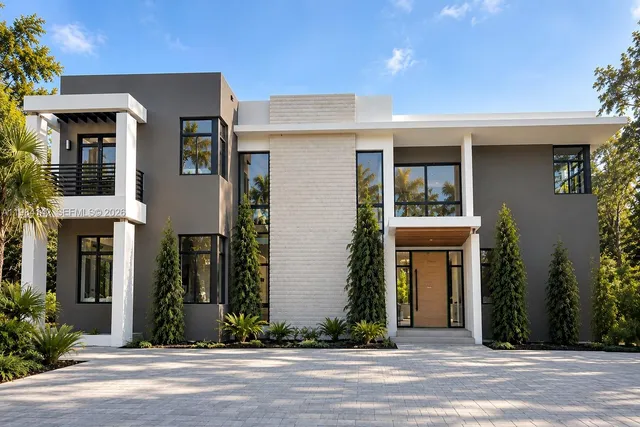 7-bedroom home at 6800 SW 106th Street, Pinecrest