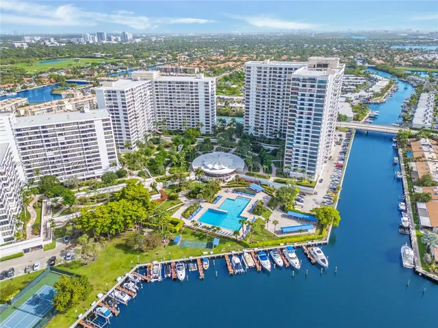 1-bedroom home at 2500 Parkview Drive #509, Hallandale Beach