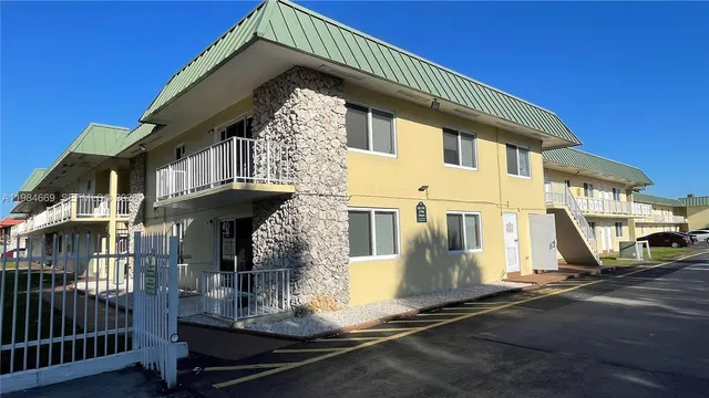 1-bedroom home at 505 NW 177th Street #212, Miami Gardens