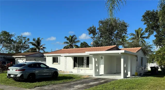 3-bedroom home at 2400 N 57th Way, Hollywood
