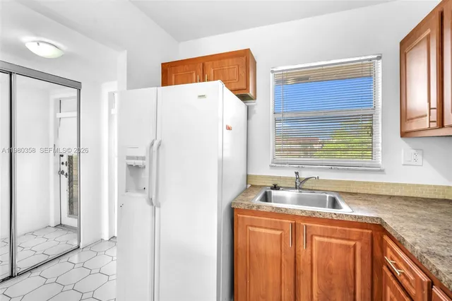 1-bedroom home at 2720 N Pine Island Road #306, Sunrise