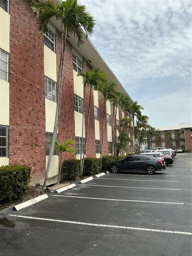 1-bedroom home at 2426 SE 17th Causeway #209A, Fort Lauderdale