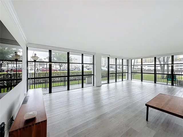 3-bedroom home at 1000 Parkview Drive #121, Hallandale Beach