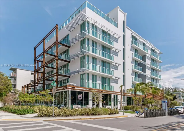 1-bedroom home at 1215 W Ave 402 #402, Miami Beach