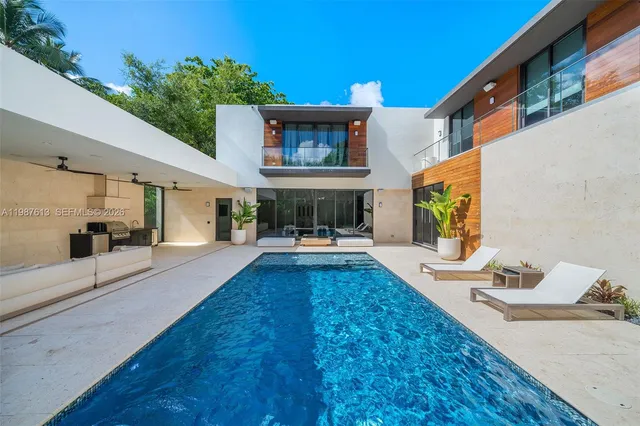 5-bedroom home at 4041 S Le Jeune Road, Miami