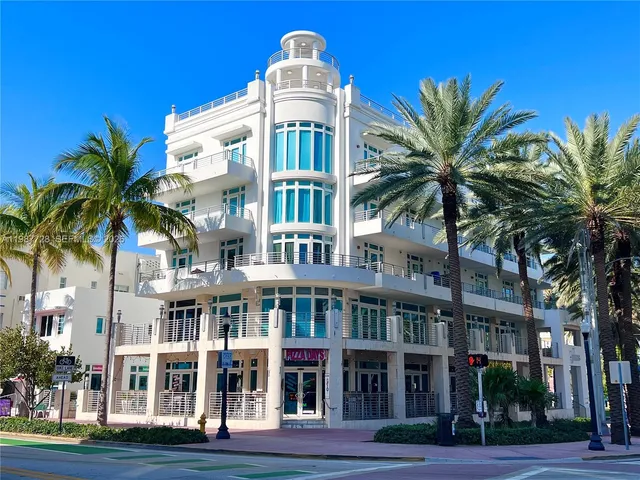 2-bedroom home at 448 Ocean Drive #302, Miami Beach