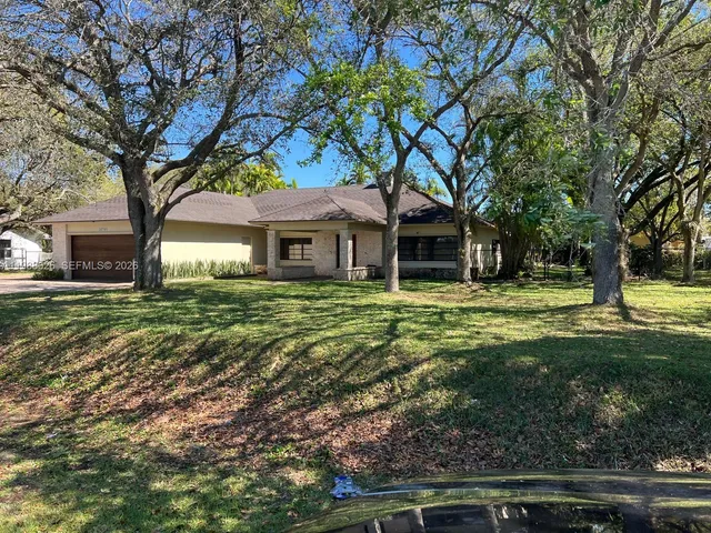 4-bedroom home at 30705 SW 197th Avenue, Homestead