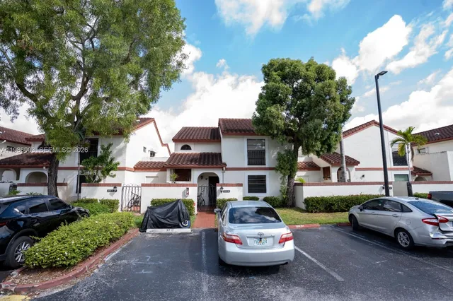3-bedroom home at 333 Ives Dairy Road #A33306, Miami