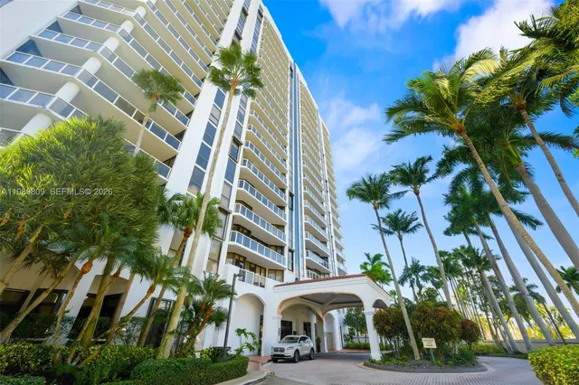 2-bedroom home at 3598 Yacht Club Drive #1204, Aventura