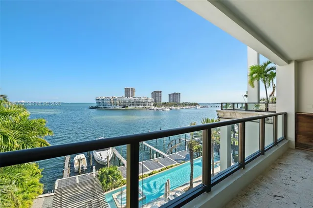 4-bedroom home at 3535 Hiawatha Avenue #502, Miami