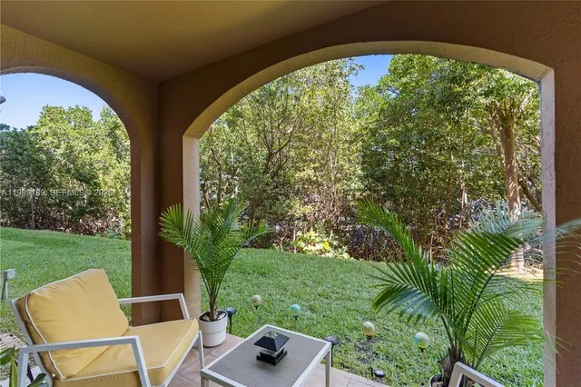 2-bedroom home at 19655 E Country Club Drive #6108, Aventura