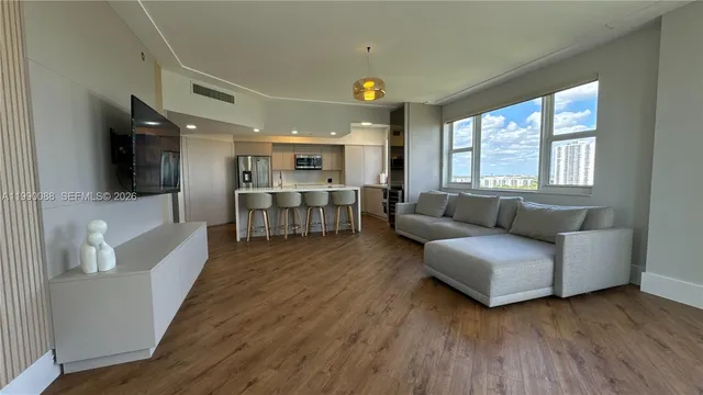 3-bedroom home at 20000 E Country Club Drive #1016, Aventura