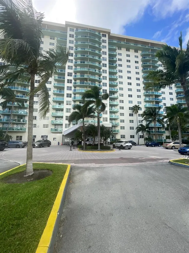 1-bedroom home at 19390 Collins Avenue #123, Sunny Isles Beach