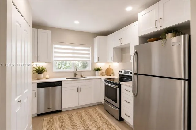 2-bedroom home at 9201 Sunrise Lakes Boulevard #304, Sunrise