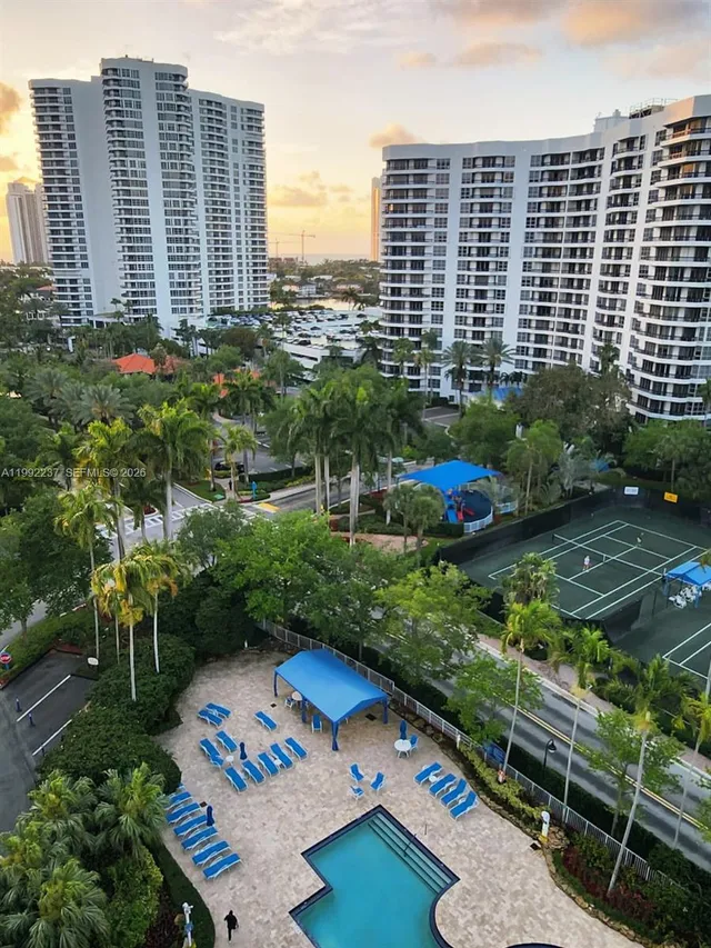 3-bedroom home at 3500 Mystic Pointe Drive #1201, Aventura