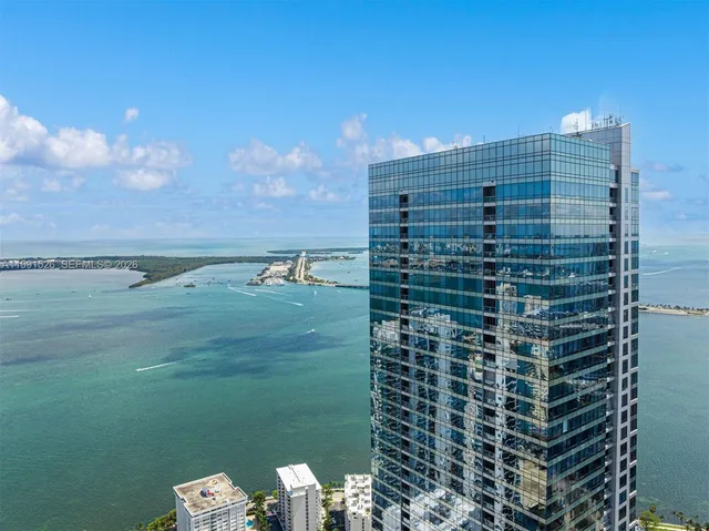 4-bedroom home at 1425 Brickell Avenue #PH2ABCD, Miami