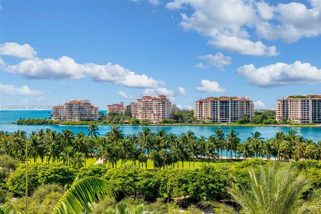 3-bedroom home at 300 S Pointe Drive #801, Miami Beach