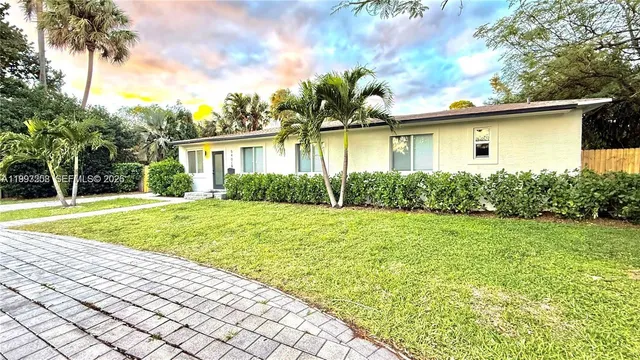 4-bedroom home at 5401 W Broward Boulevard, Plantation