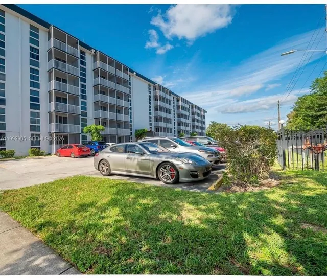 2-bedroom home at 16851 NE 23rd Avenue #B604, North Miami Beach