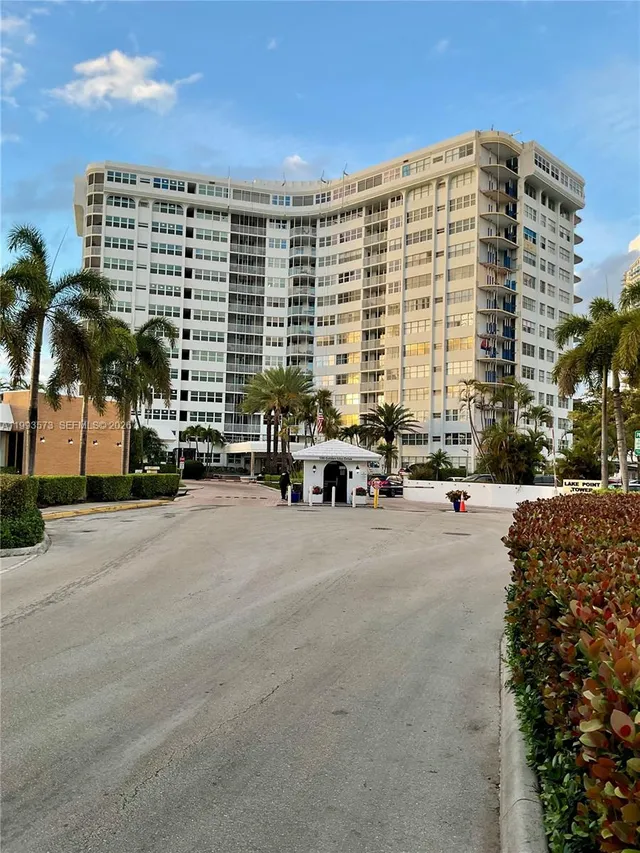 1-bedroom home at 100 Golden Isles Drive #814, Hallandale Beach