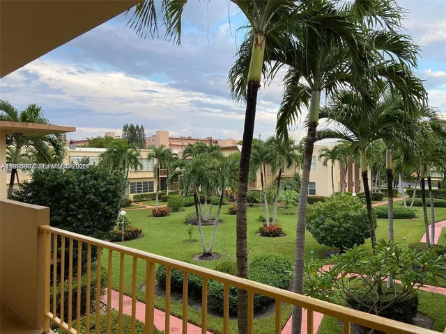 1-bedroom home at 851 NE 14th Avenue #420, Hallandale Beach