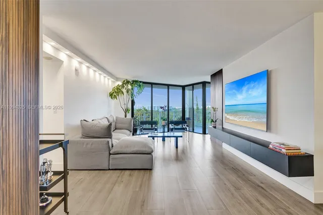 2-bedroom home at 1000 Quayside Terrace #707, Miami