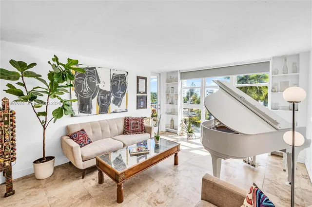 1-bedroom home at 1228 W Ave 209 #209, Miami Beach