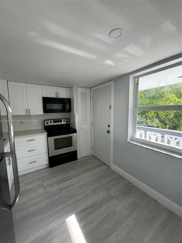 1-bedroom home at 1398 NE 191st Street #C305, Miami