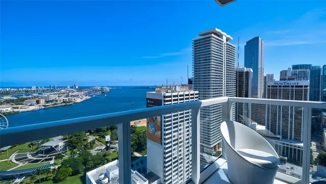 3-bedroom home at 253 NE 2nd Street #3509, Miami