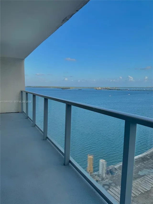 1-bedroom home at 1155 Brickell Bay Drive #1705, Miami