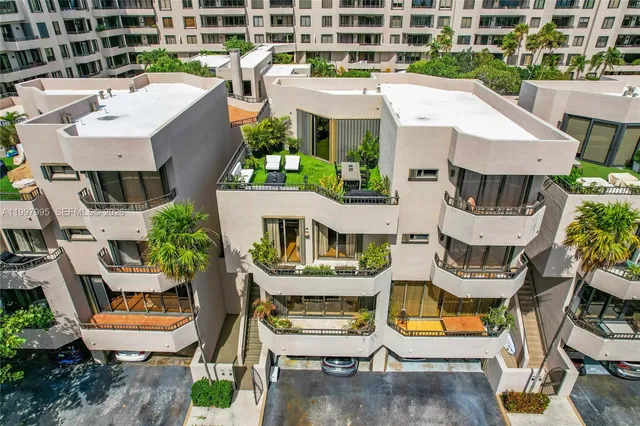 3-bedroom home at 201 Crandon Blvd 163 #163, Key Biscayne