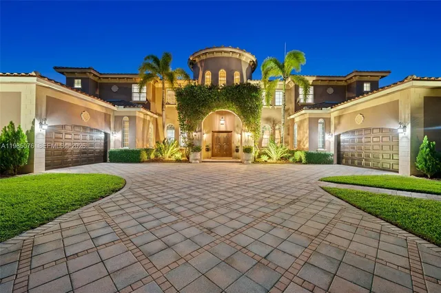 6-bedroom home at 12821 Kapok Lane, Davie
