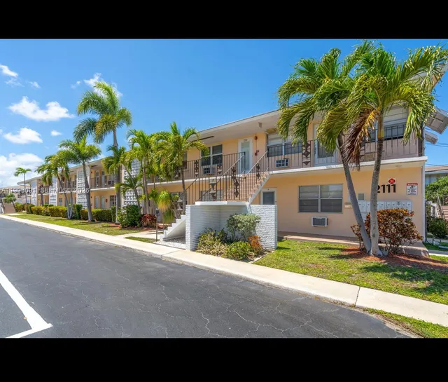 1-bedroom home at 2111 NE 56th Street #206, Fort Lauderdale