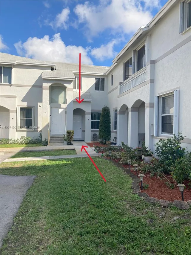 3-bedroom home at 870 NE 212th Terrace #3, Miami