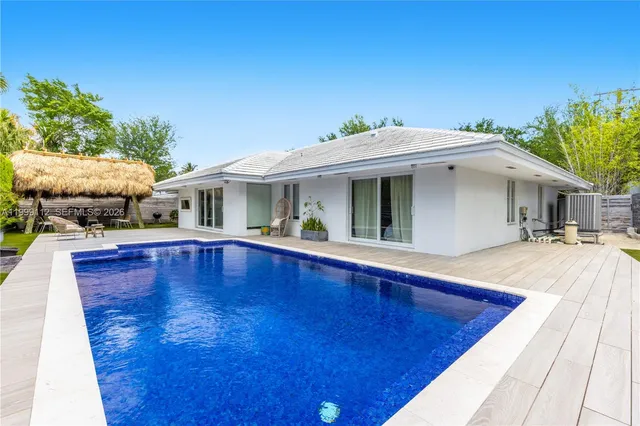 5-bedroom home at 524 Warren Lane, Key Biscayne