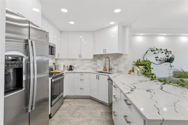 1-bedroom home at 340 Sunset Drive #407, Fort Lauderdale