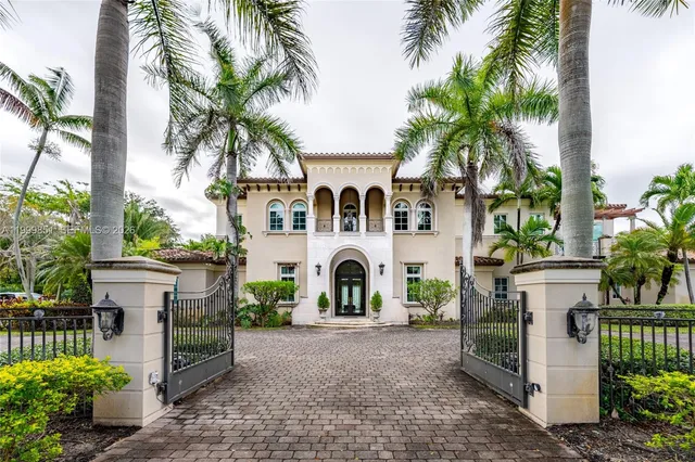 7-bedroom home at 12101 Moss Ranch Road, Pinecrest